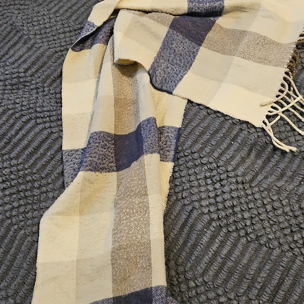 Authentic Cashmere Christian Dior Plaid Fringed Scarf in Cream and Navy